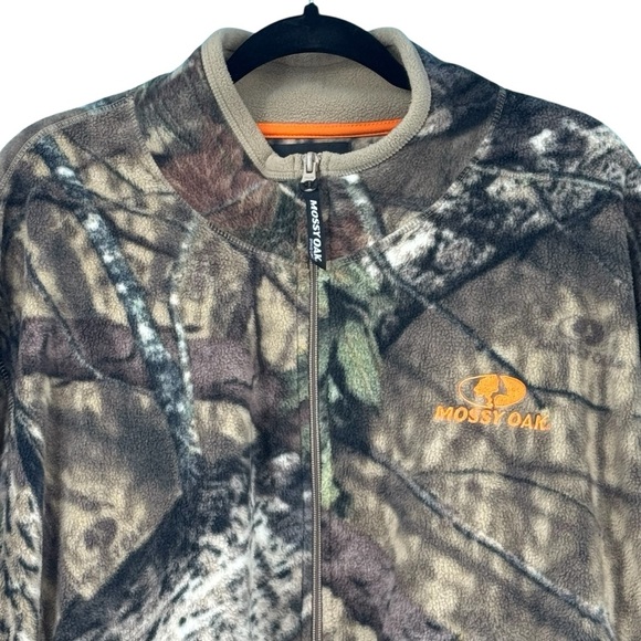 Mossy Oak Woodland Camo Fleece Jacket - Picture 2 of 6